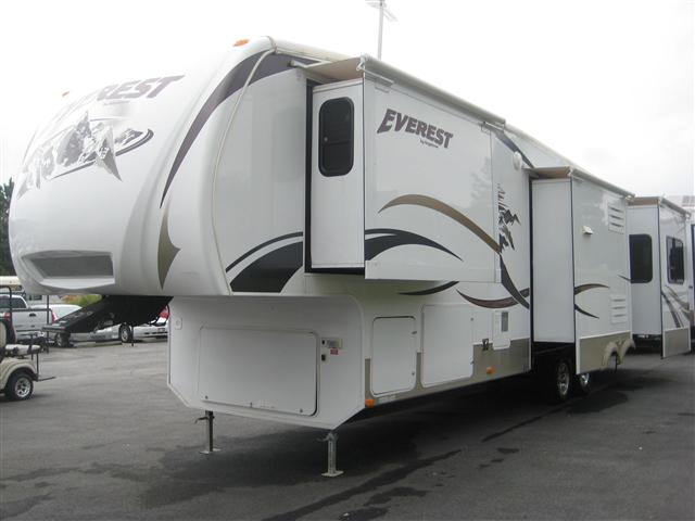 2009 Keystone Everest
